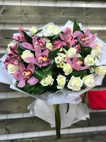 Букет цветов из: Розы и Хризантемы в Зуевке Курской области