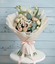 Букет цветов из:  Розы и Лизиантусы в Зуевке Курской области
