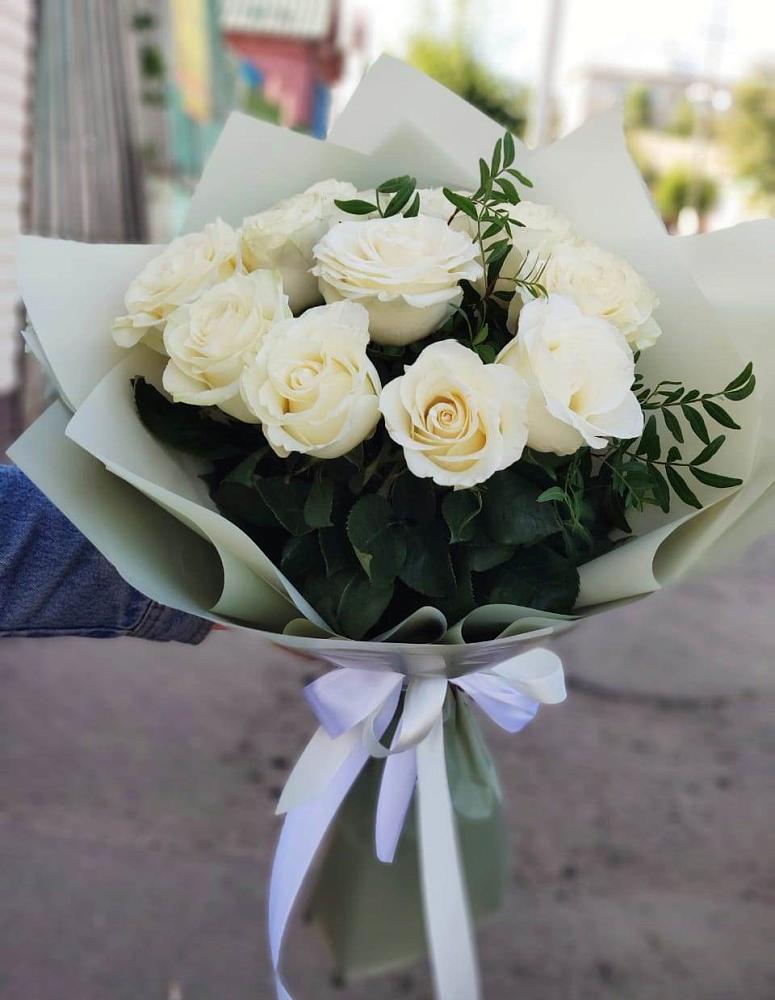 Букет Белые розы Проуд в Зуевке Курской области