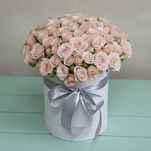 Цветочная композиция из Розы в шляпной коробке в Зуевке Курской области