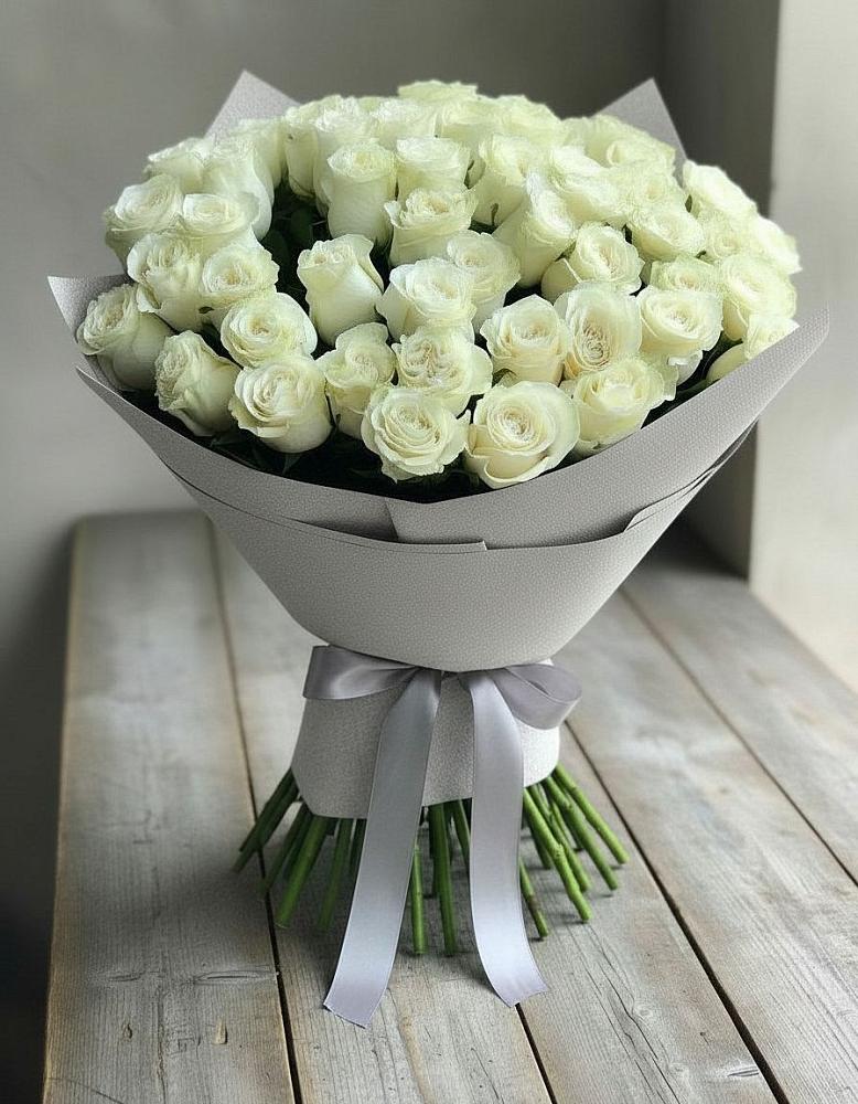 Букет 35 Белых роз в Зуевке Курской области