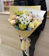 Букет цветов из:  Альстромерии, Розы и Хризантемы в Зуевке Курской области