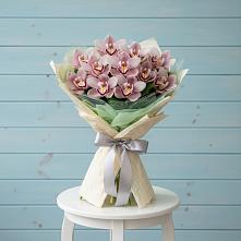 Букет цветов из:  Орхидеи и Розы в Зуевке Курской области