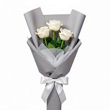 Букет 3 белые розы в Зуевке Курской области