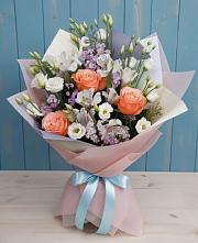 Букет цветов из:  Лизиантусы, Розы, Альстромерии и Гипсофила в Зуевке Курской области