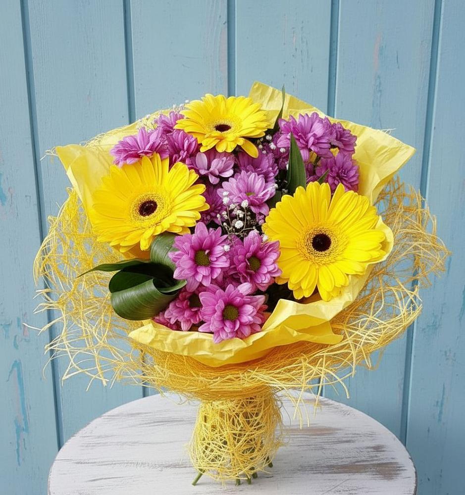 Букет цветов из: Хризантемы и Герберы в Зуевке Курской области