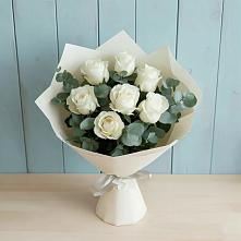 Букет Белые розы в Эвкалипте в Зуевке Курской области