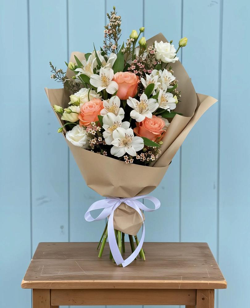 Букет цветов из: Альстромерии, Лизиантусы, Розы и Хризантемы в Зуевке Курской области