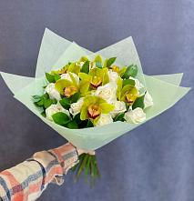 Букет цветов из:  Орхидеи и Розы в Зуевке Курской области
