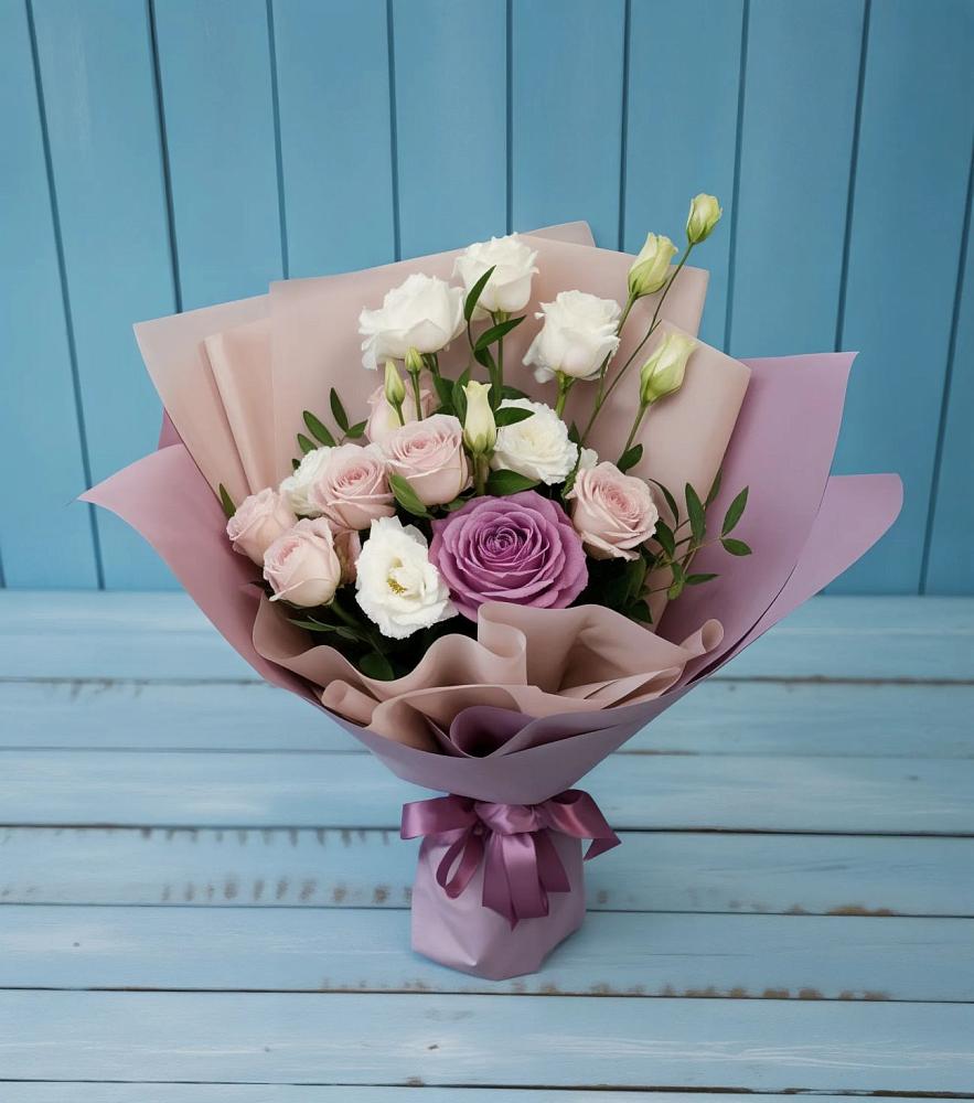 Букет цветов из: Розы и Лизиантусы в Зуевке Курской области